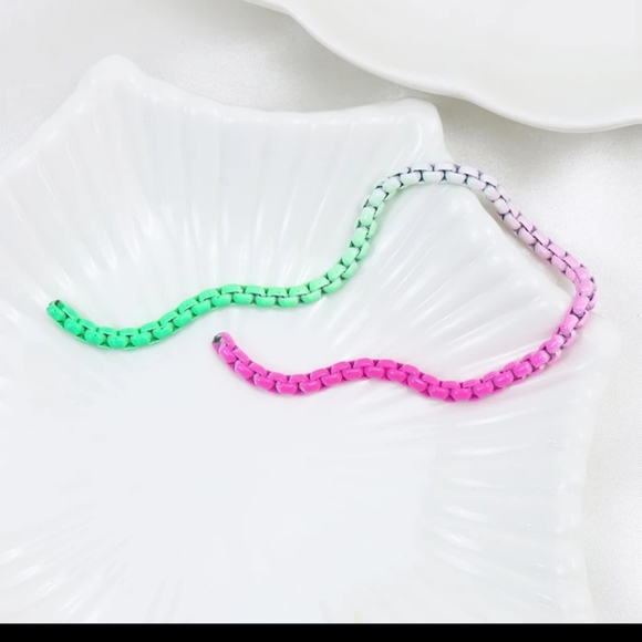 Fun and Funky or Glitz and Glam. I would love to create a piece unique to you. - Picture 6 of 11